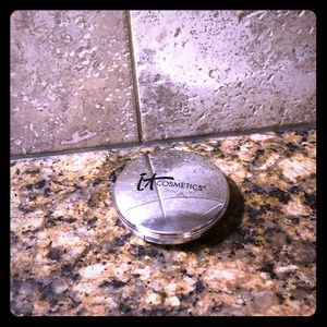 IT Cosmetics Celebration Foundation SPF 50: TAN💄